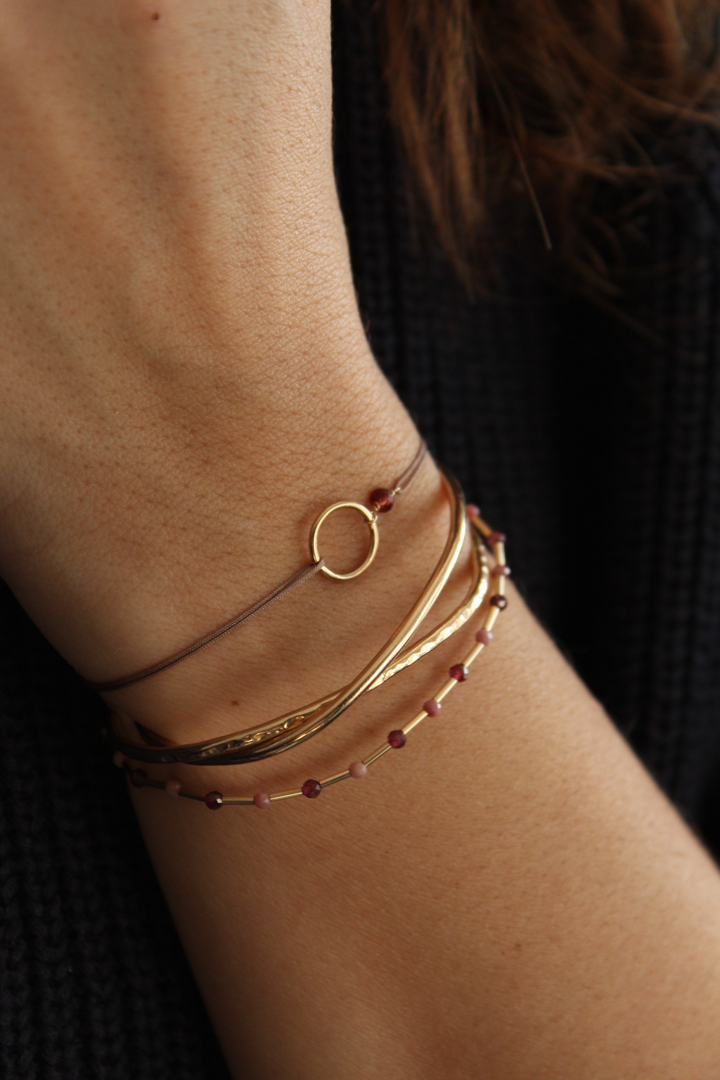 Šňůrkový náramek Karma more (gold filled)