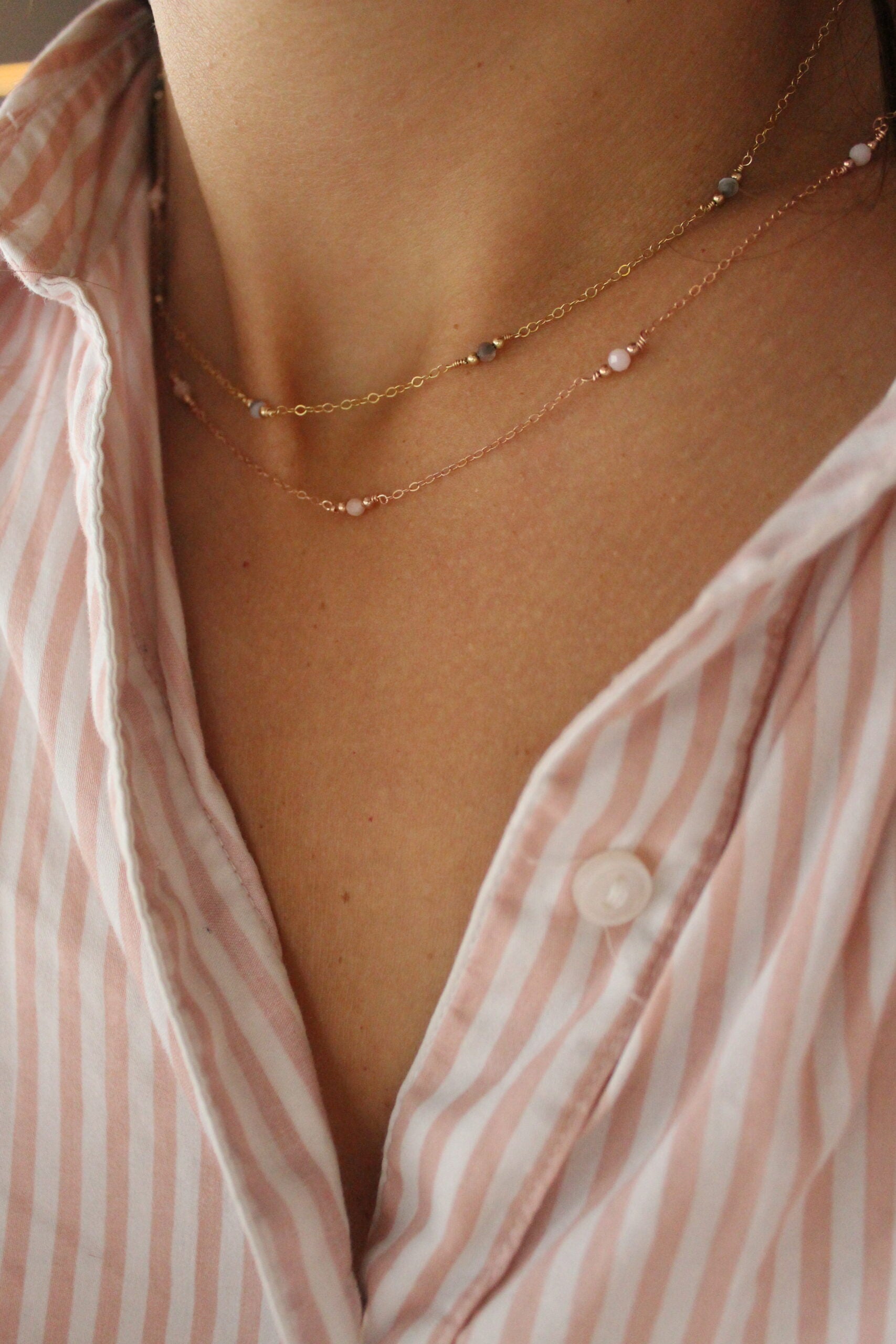 Řetízek Dots. achát (gold filled)