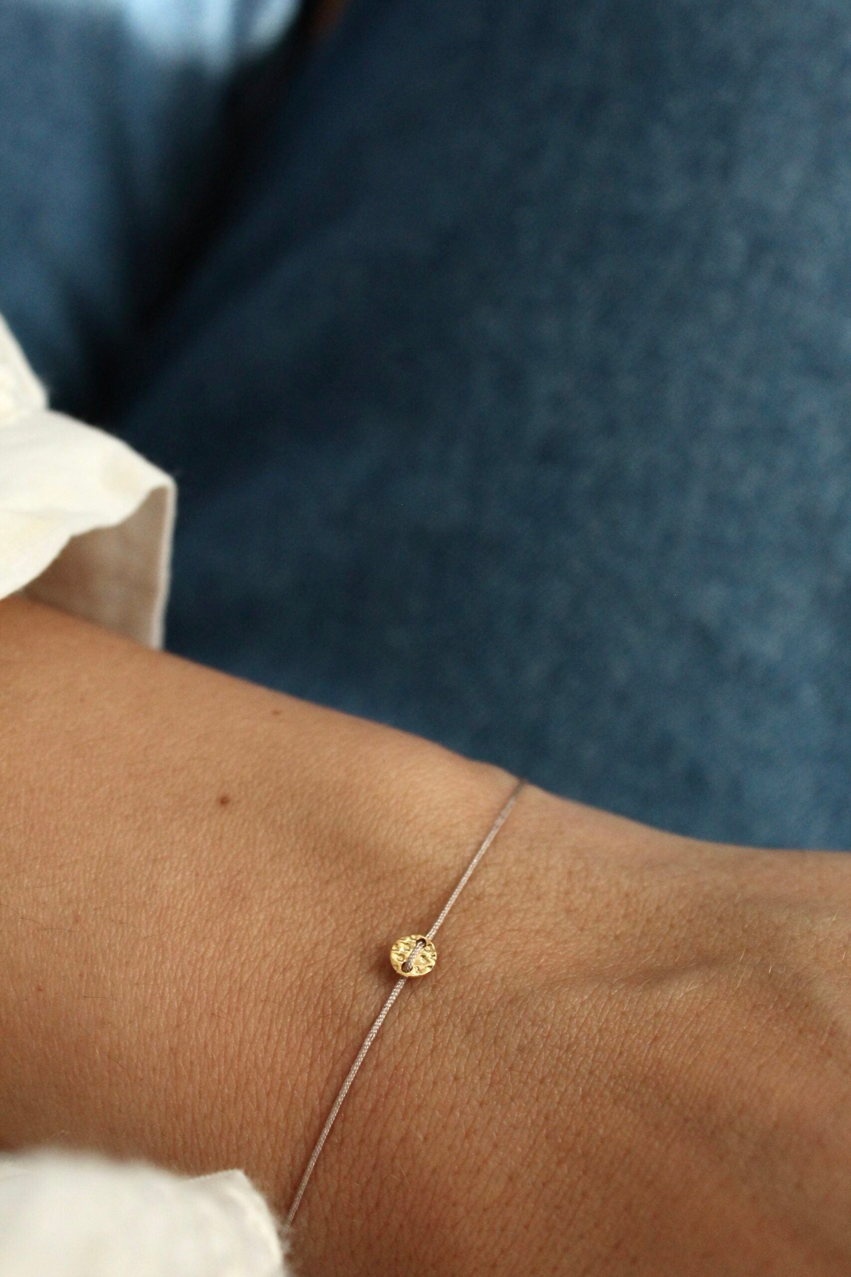 Náramek Love button beige (gold filled)