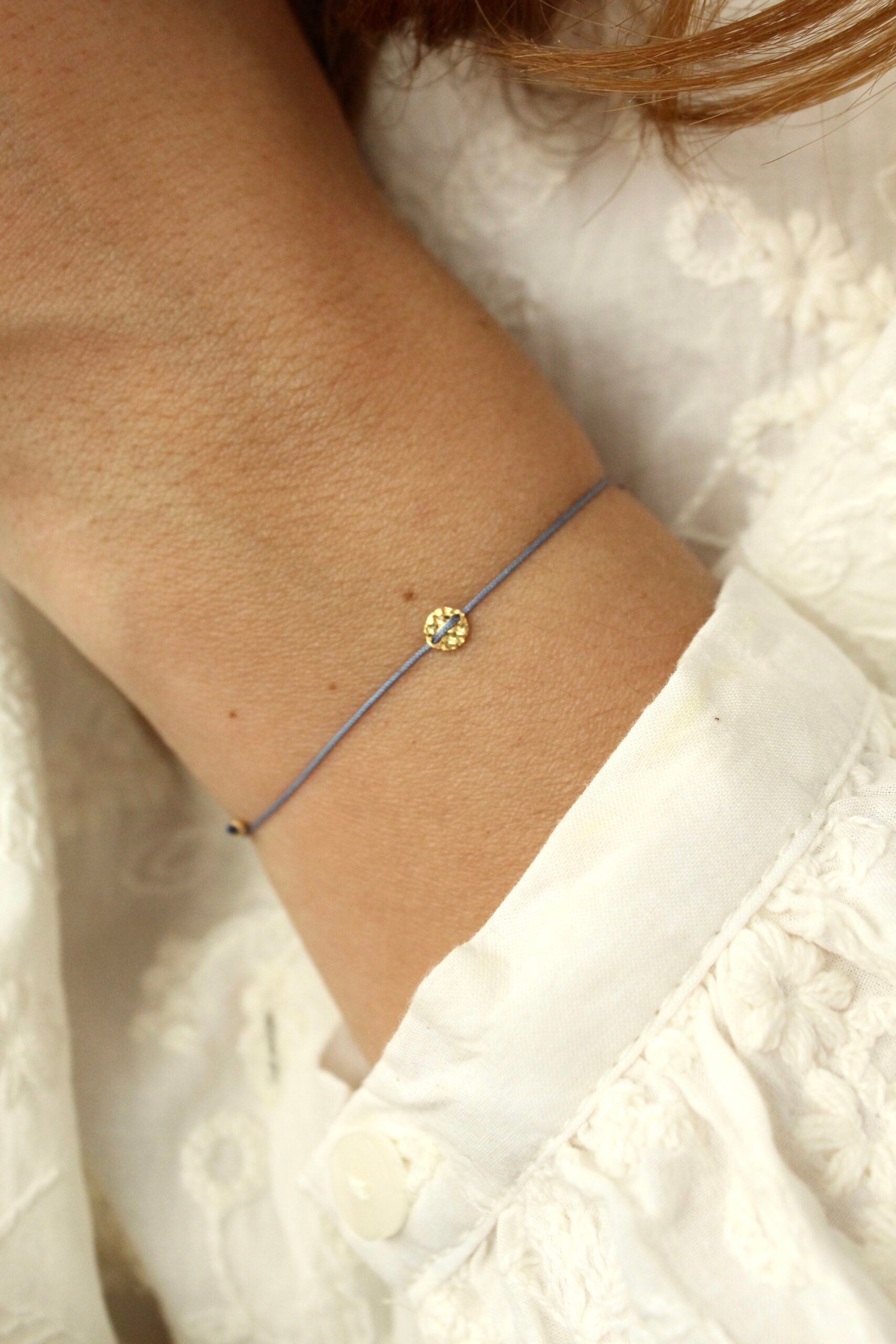 Náramek Love button azul (gold filled)