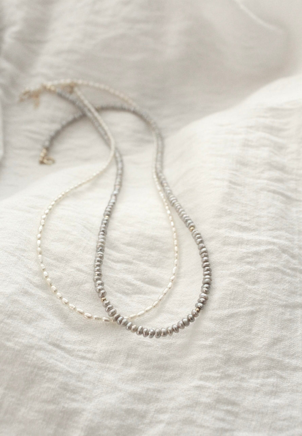 Perlový náhrdelník Gris brillant (gold filled)