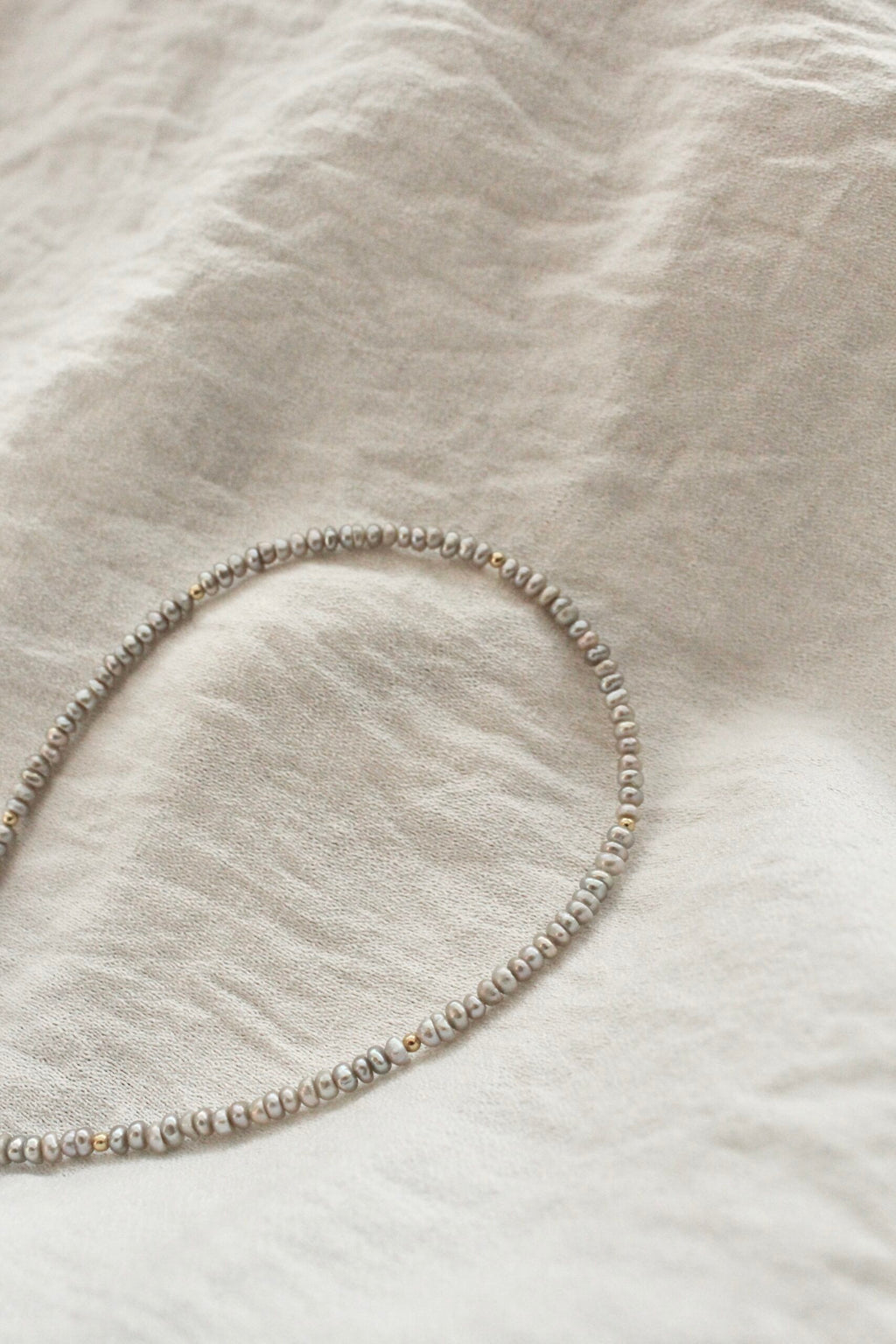 Perlový náhrdelník Gris brillant (gold filled)