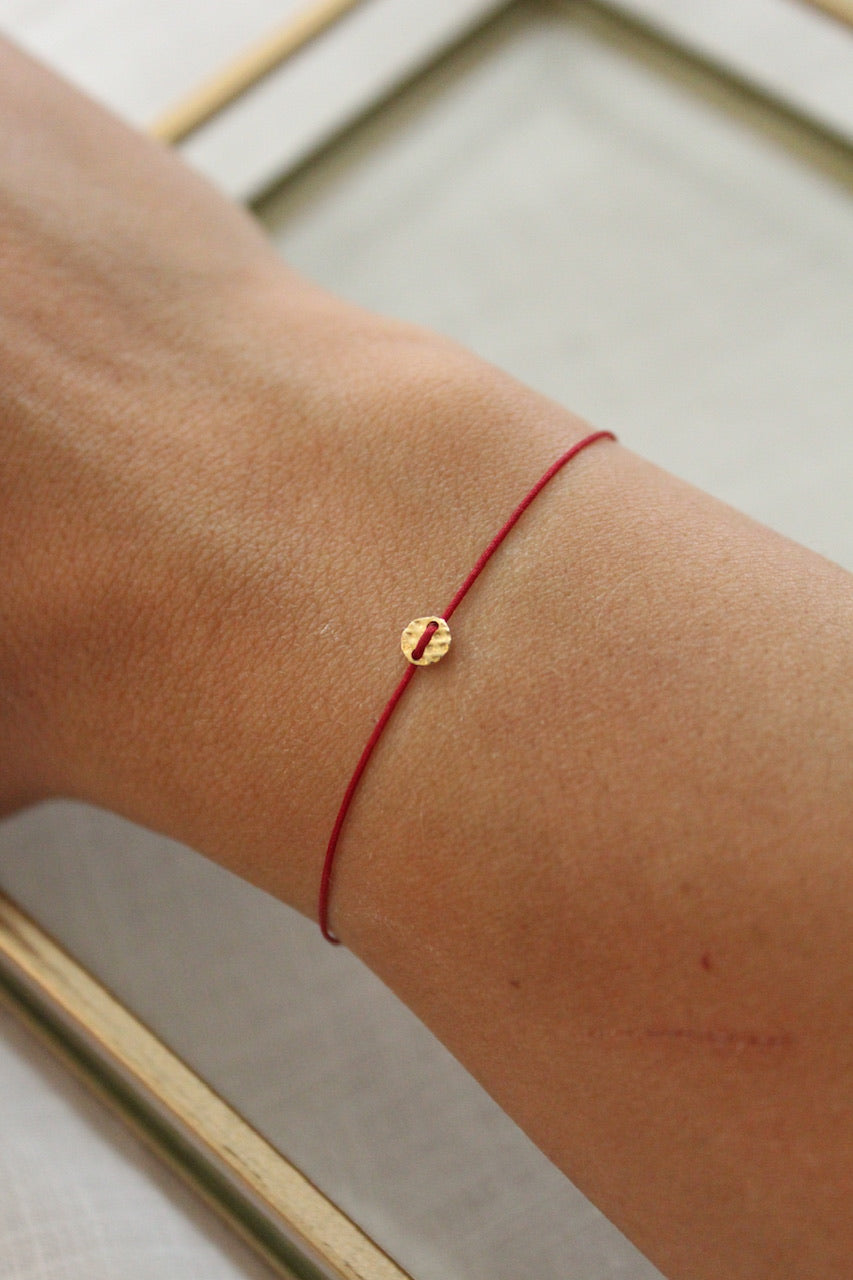 Náramek Love button (gold filled)