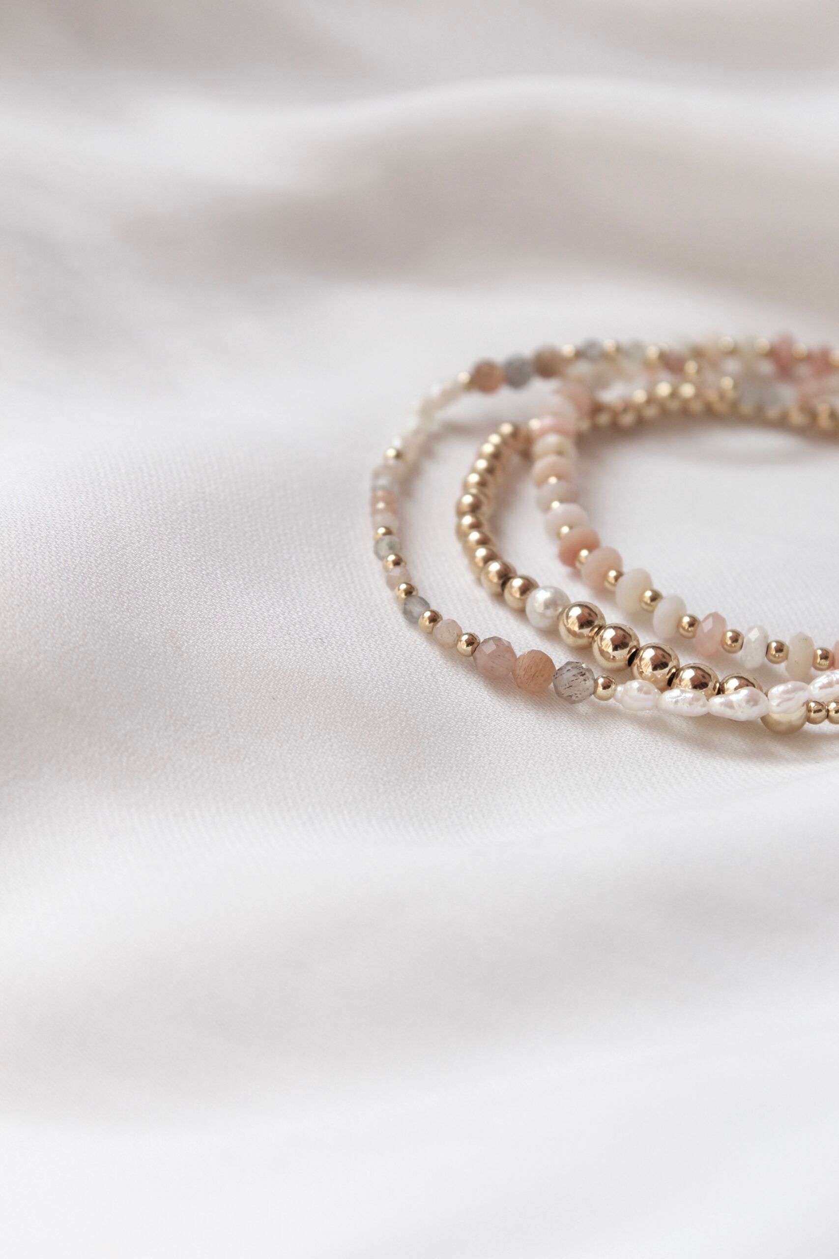 Náramek Pink glow (gold filled)