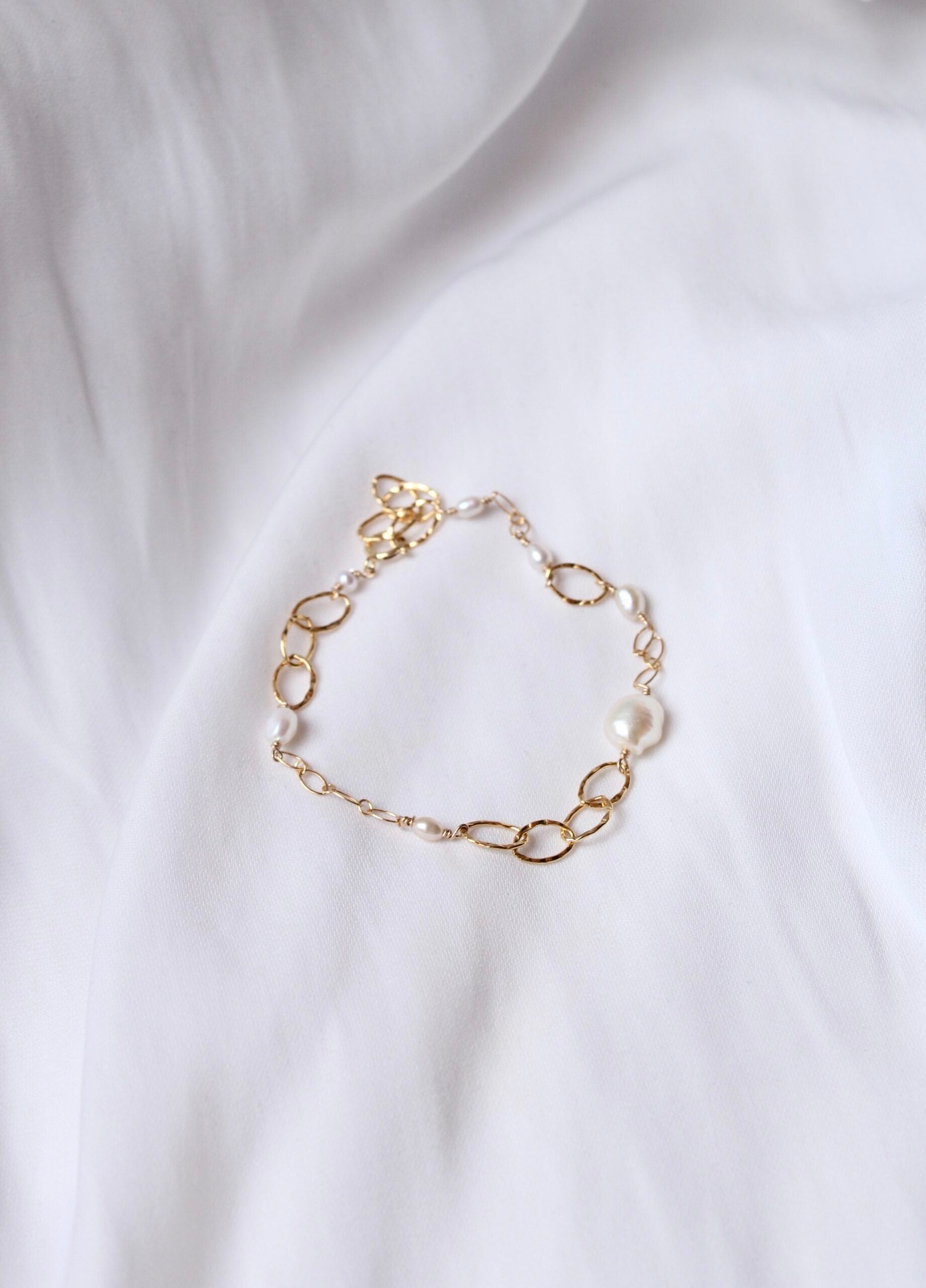 Náramek Wild Pearl (gold filled)